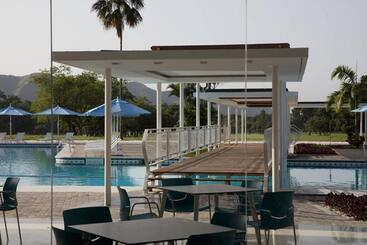هتل Marriott Maracay Golf Resort