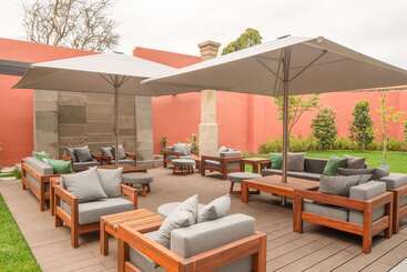 هتل NH Porto Jardim