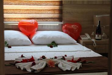 هتل The Marmaris Boutique