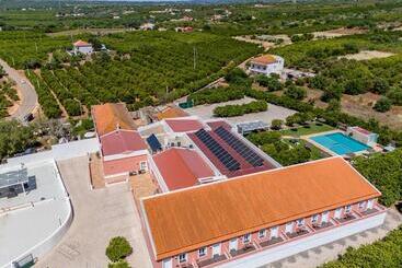 Quinta Dos I's