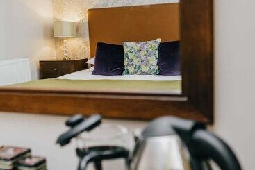 هاستل The Sun Hotel & Bar