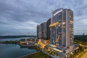 هتل Fraser Place Puteri Harbour
