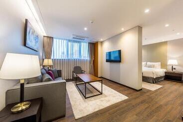 Hotel Howard Johnson By Wyndham Incheon Airport
