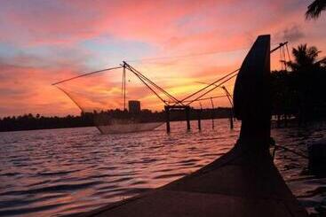 هتل Olam On The Lake