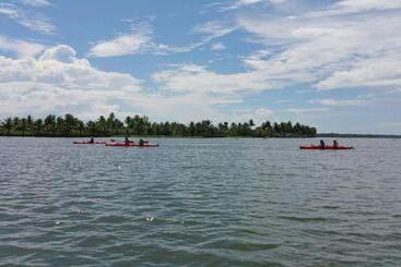 هتل Olam On The Lake