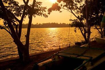 هتل Olam On The Lake
