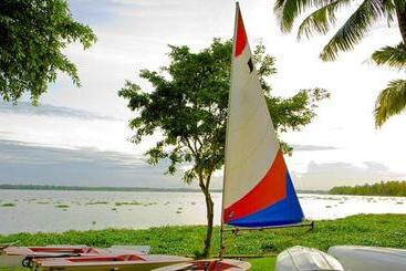 هتل Olam On The Lake