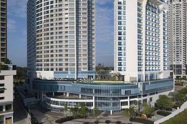 هتل Pinetree Marina Resort