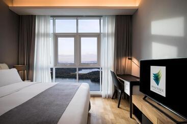 هتل Pinetree Marina Resort