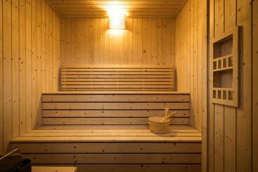 هتل Pinetree Marina Resort