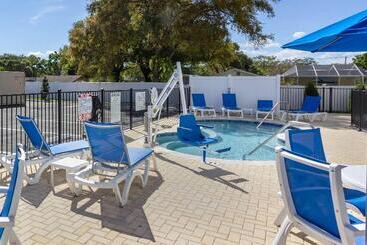 هتل Sleep Inn & Suites Tampa South