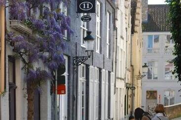 پانسیون B&b Number 11 Exclusive Guesthouse
