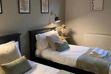膳宿费 Blue Ball Inn, Sandygate, Exeter