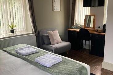 膳宿费 Blue Ball Inn, Sandygate, Exeter