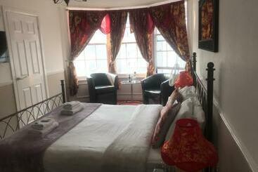 پانسیون Kempfield House