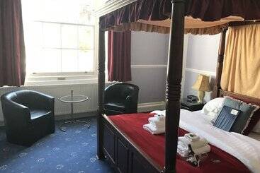 پانسیون Kempfield House