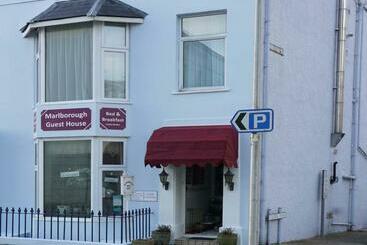 بنسيون Marlborough Guest House B & B