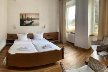پانسیون Zur Schönen Aussicht