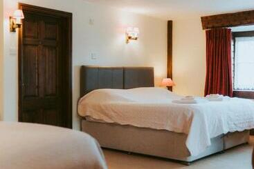 هاستل The Heathfield Inn