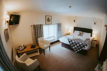 هاستل The Heathfield Inn