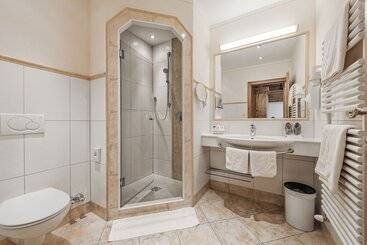 Aster Boutique Hotel & Chalets