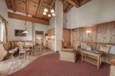 Aster Boutique Hotel & Chalets