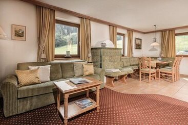 Aster Boutique Hotel & Chalets