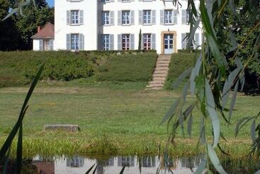 تختخواب و صبحانه Château De Matel