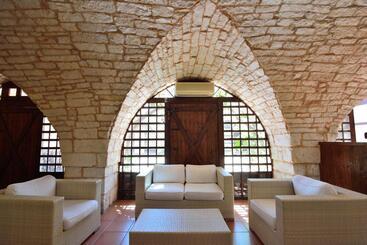 هتل Agriturismo Masseria Spetterrata
