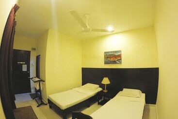 هتل Perhentian Tivoli Inn