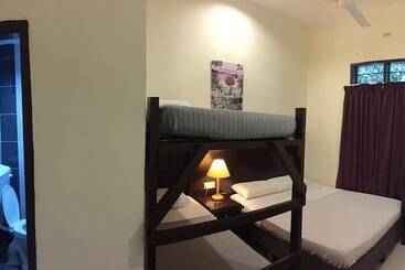 هتل Perhentian Tivoli Inn