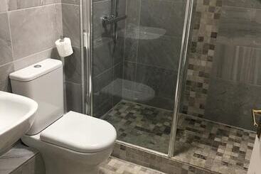 هتل The Peel Aldergate