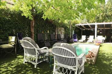 پانسیون Centre Ville Guest House