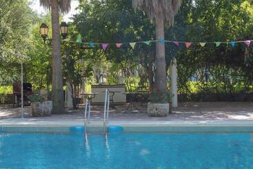 پانسیون Cortijo Los Monteros