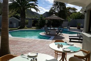پانسیون Livesey Lodge