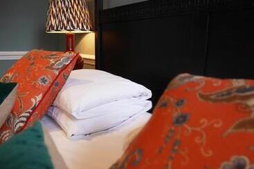 پانسیون The Fleece