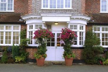 פנסיון The Royal Standard Guest House