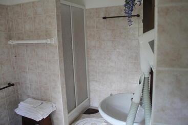 هتل Agriturismo Casale Le Burgne