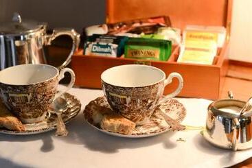 膳宿费 Highgrove House Country Hotel, Restaurant, Farm & Spa