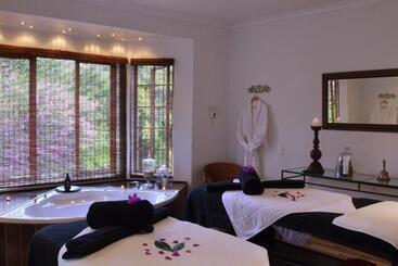 膳宿费 Highgrove House Country Hotel, Restaurant, Farm & Spa