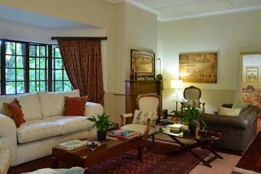 膳宿费 Highgrove House Country Hotel, Restaurant, Farm & Spa