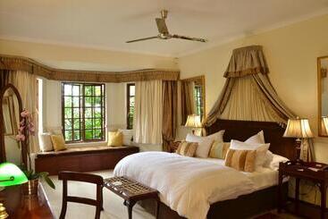 膳宿费 Highgrove House Country Hotel, Restaurant, Farm & Spa