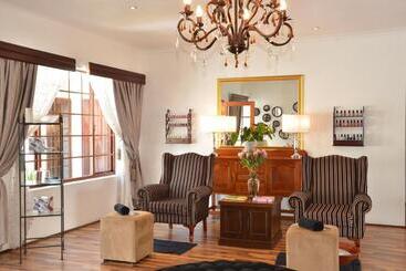 膳宿费 Highgrove House Country Hotel, Restaurant, Farm & Spa