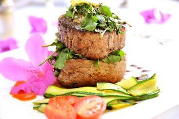 膳宿费 Highgrove House Country Hotel, Restaurant, Farm & Spa