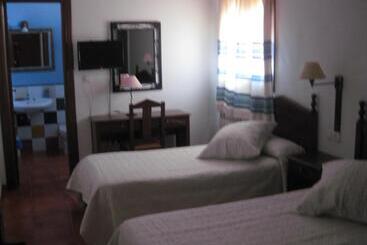 پانسیون Hostal El Cascapeñas De La Alpujarra