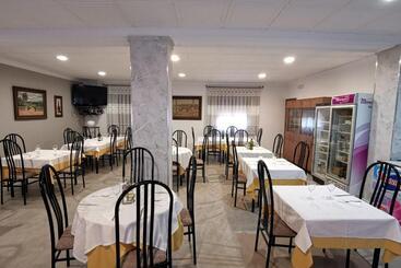 پانسیون Hostal El Sevillano