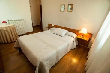 پانسیون Hostal L'estació