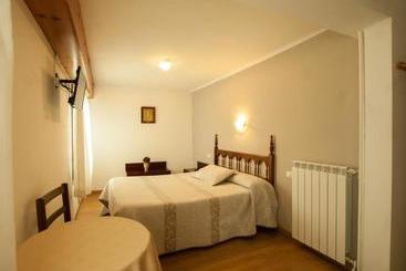 پانسیون Hostal L'estació
