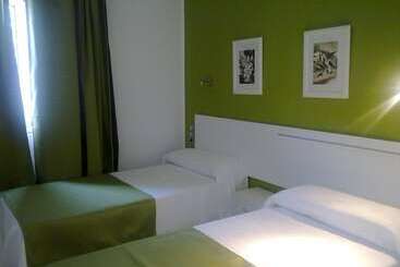 پانسیون Hostal Victoria Mar