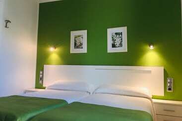 پانسیون Hostal Victoria Mar
